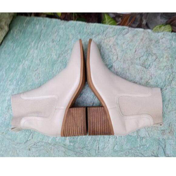 Chelsea and Violet, Bone Color Leather Boots with Chunky Heels - Picture 3 of 8